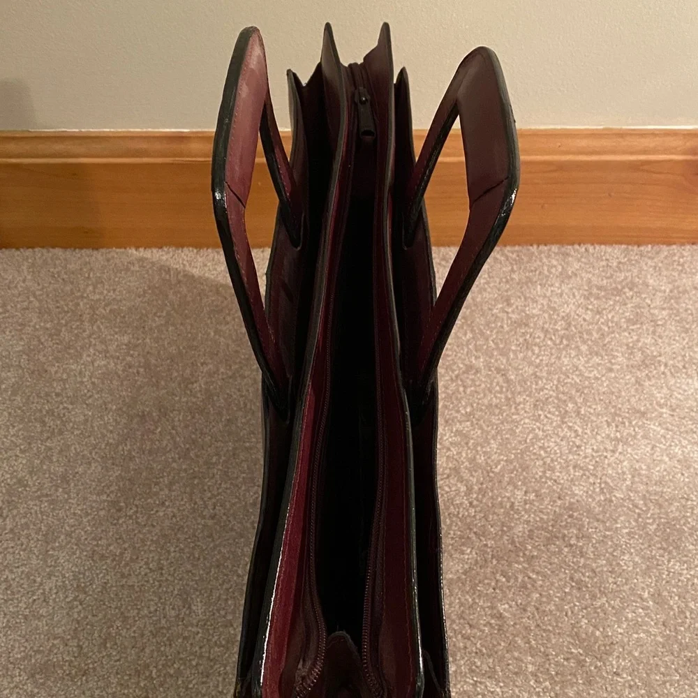Elegant Men’s or Women’s Burgundy Leather Briefcase